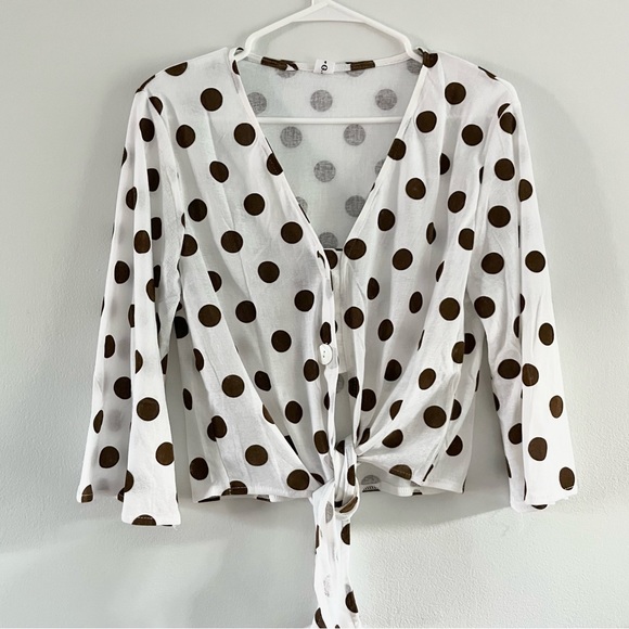 Unmarked Brown and White Polka Dot Tie Front 3/4 Sleeve Buttoned Top Small - Picture 2 of 6